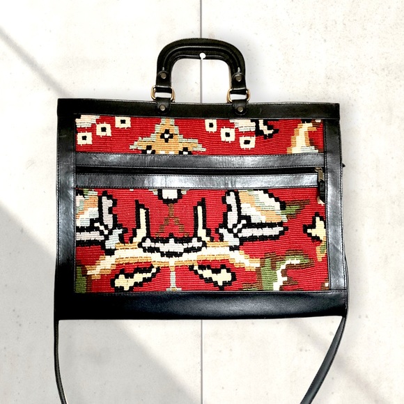Kilim Leather Bag by Yun Art - Picture 4 of 9